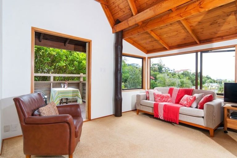 Photo of property in 81 Woodlands Crescent, Browns Bay, Auckland, 0630