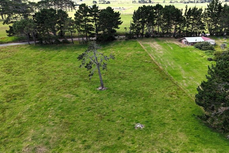 Photo of property in 62 Scarrott Road, Te Kopuru, 0391