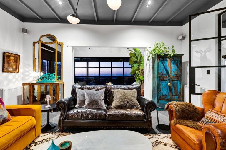 Photo of property in 120 Pendarves Street, New Plymouth, 4312