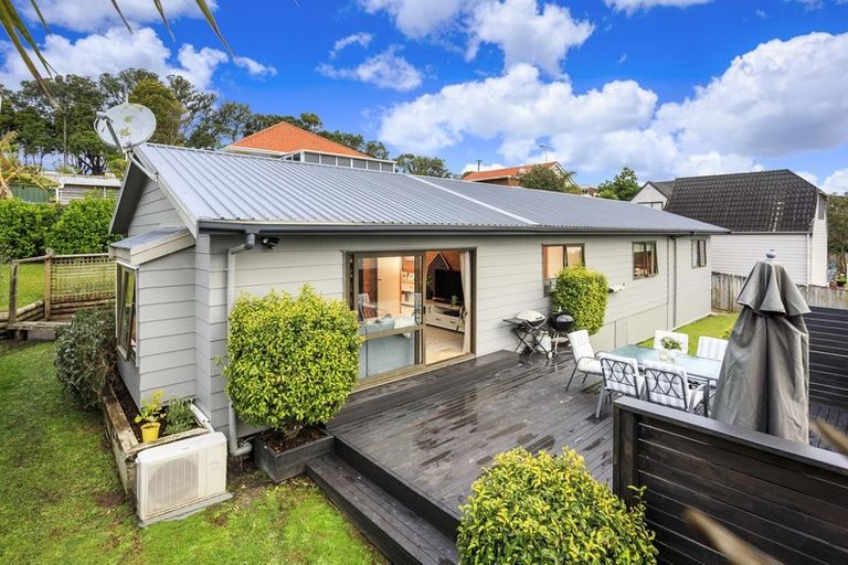 Photo of property in 2/41 Browns Bay Road, Browns Bay, Auckland, 0630