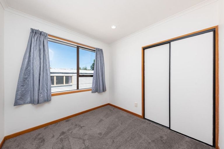 Photo of property in 122 Yaldhurst Road, Sockburn, Christchurch, 8042