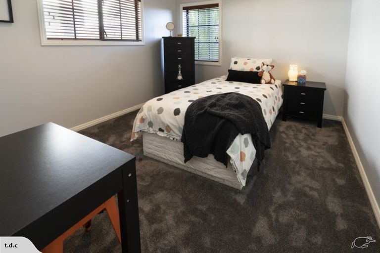 Photo of property in 30 Chamari Close, Titirangi, Auckland, 0604