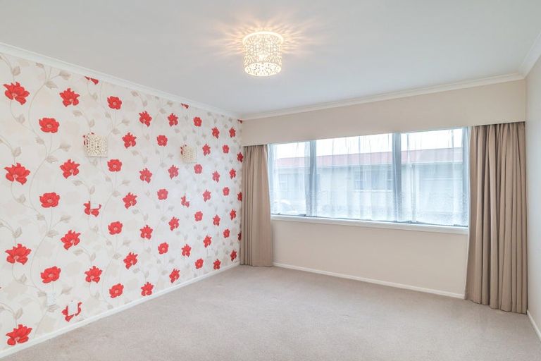 Photo of property in 14a Cambridge Street, Levin, 5510