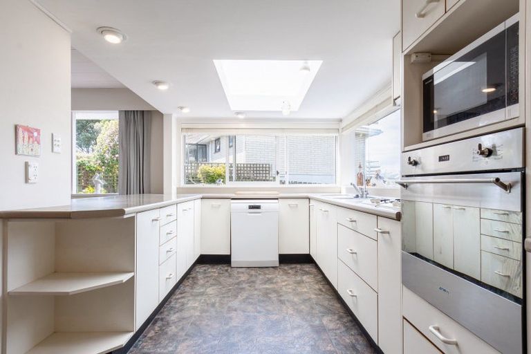 Photo of property in 32 Tui Road, Raumati Beach, Paraparaumu, 5032