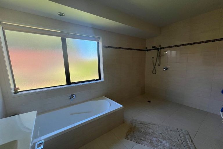 Photo of property in 112 Rowesdale Drive, Ohauiti, Tauranga, 3112