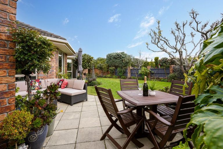 Photo of property in 2 Glencullen Drive, Casebrook, Christchurch, 8051