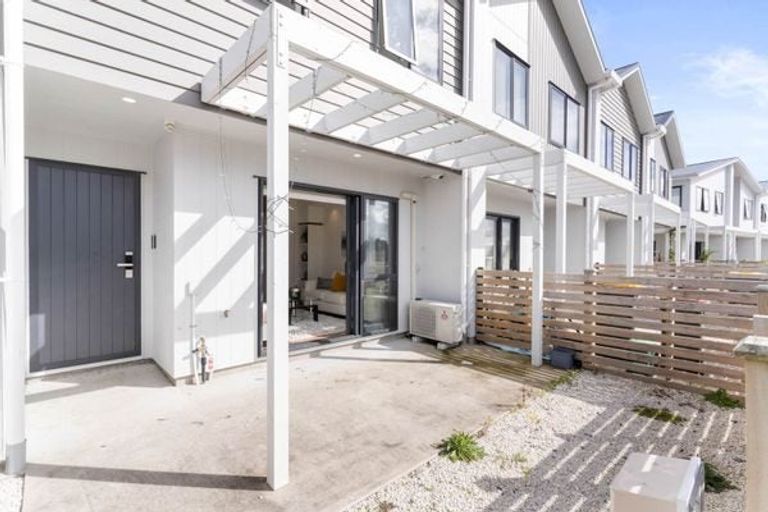 Photo of property in 39a Soaring Bird Drive, Takanini, 2112