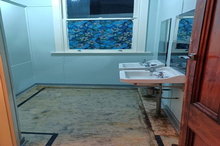 Photo of property in 106 Egmont Street, Patea, 4520