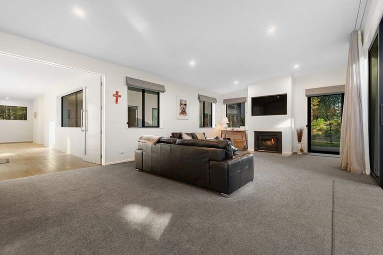 Photo of property in 13 Arbor Lane, Mount Creighton, Queenstown, 9371