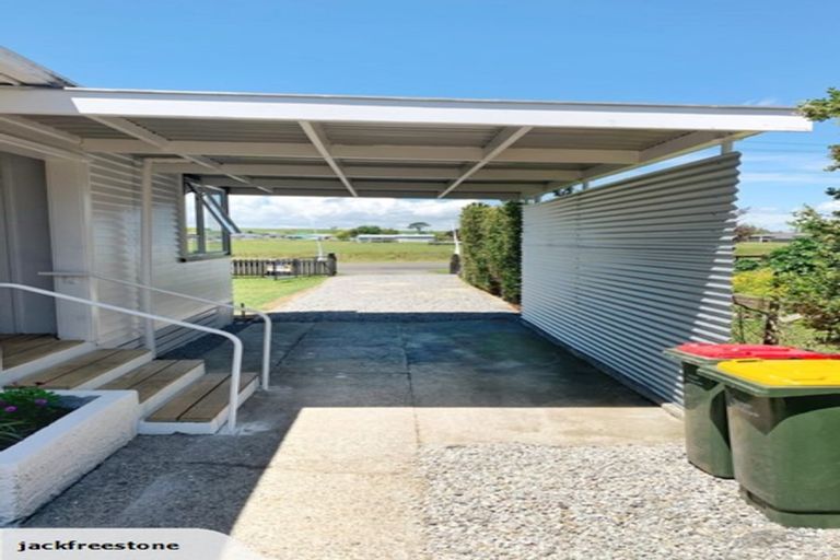 Photo of property in 69 Collingwood Street, Eltham, 4322