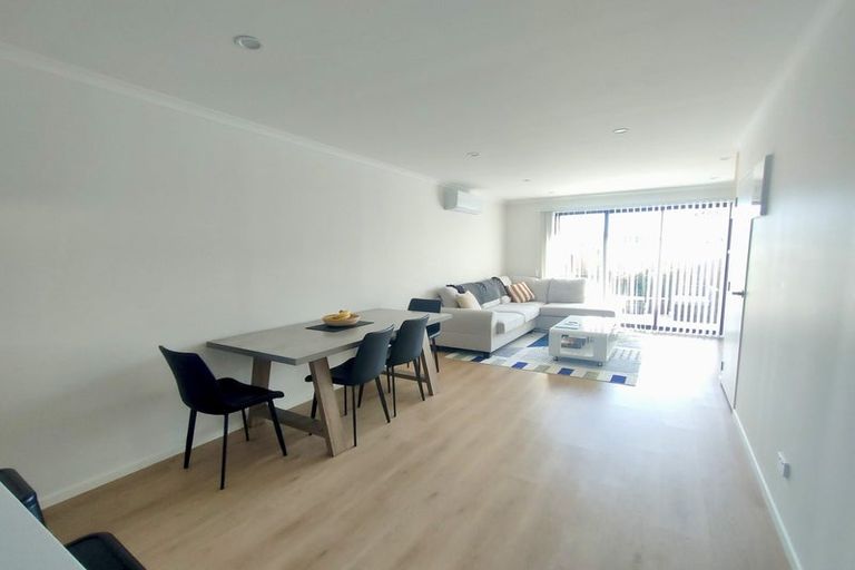 Photo of property in 7/32a Westgate Drive, Massey, Auckland, 0614