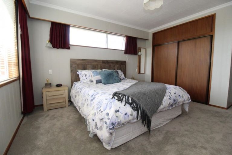 Photo of property in 11 Oxford Street, Waimate, 7924