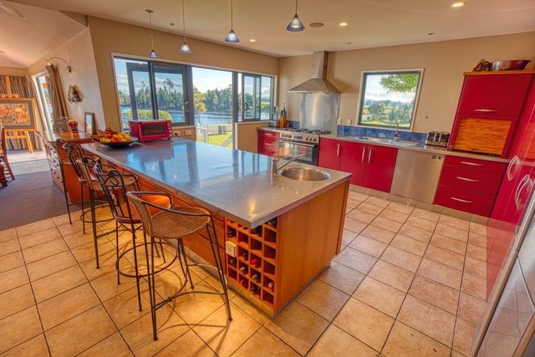 Photo of property in 165 Cashmere Bay Road, Moana, 7875