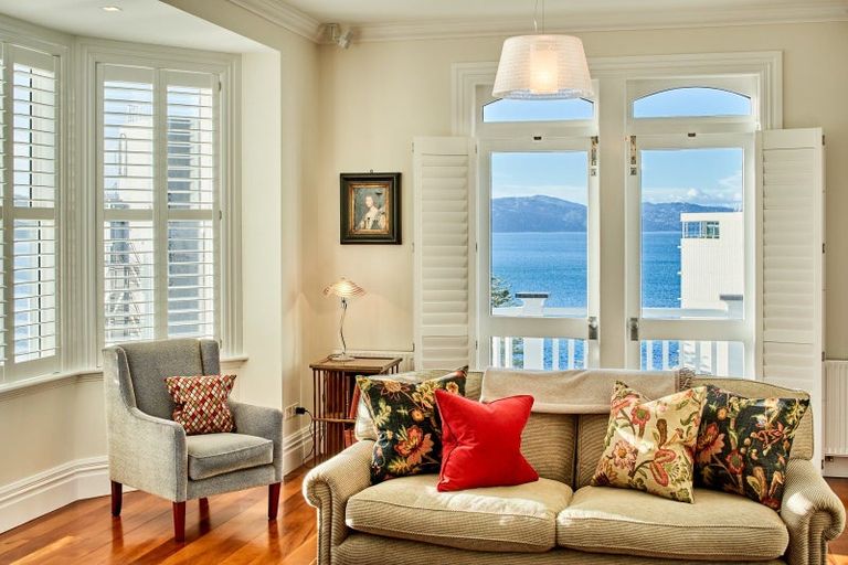 Photo of property in 10 Hay Street, Oriental Bay, Wellington, 6011
