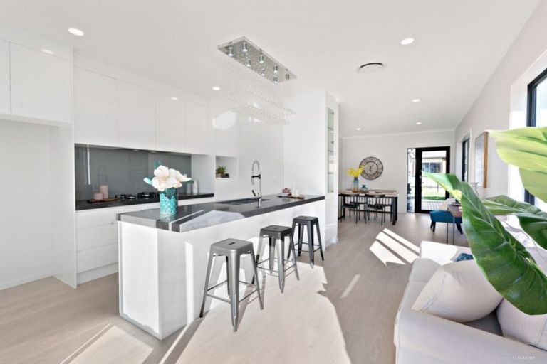 Photo of property in 62 Donegal Park Drive, Flat Bush, Auckland, 2019