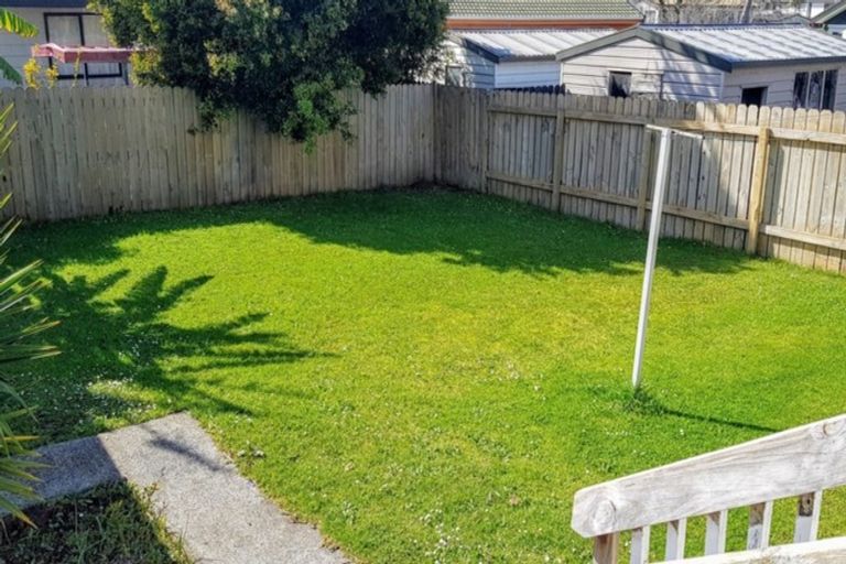 Photo of property in 2/72 Palmers Road, Clendon Park, Auckland, 2103