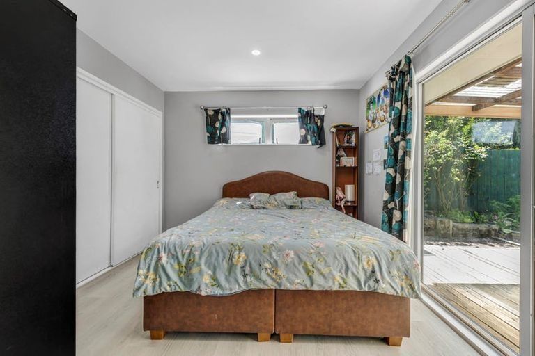 Photo of property in 2/55 Ennis Avenue, Pakuranga Heights, Auckland, 2010