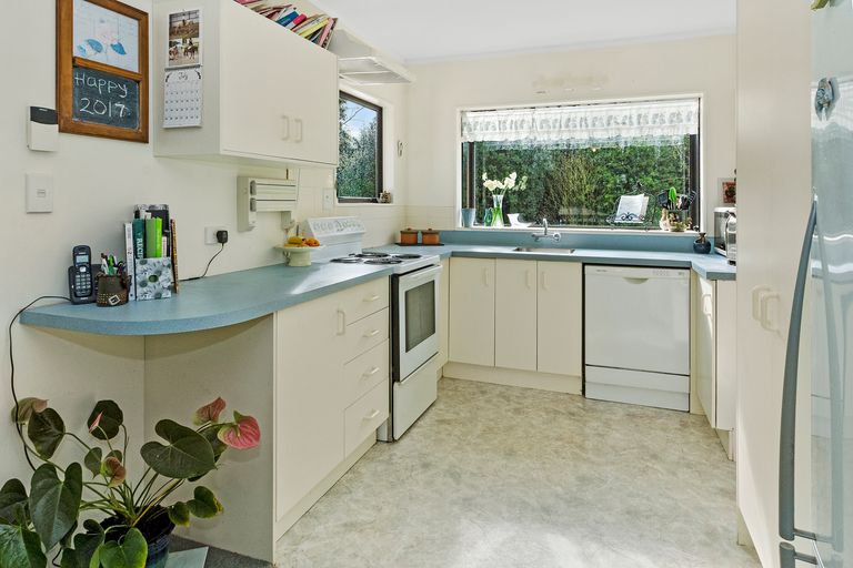 Photo of property in 28 Whangarata Road, Tuakau, 2121