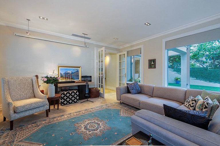 Photo of property in 14a Gibbons Road, Takapuna, Auckland, 0622