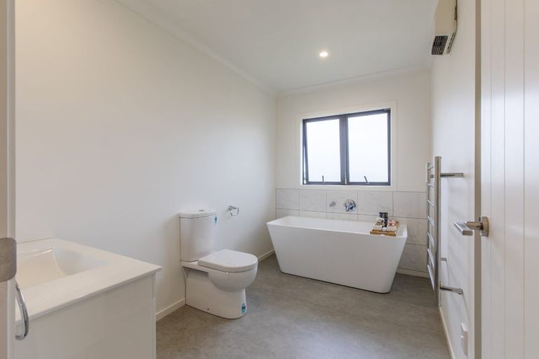 Photo of property in 1 Elm Place, Waipukurau, 4284