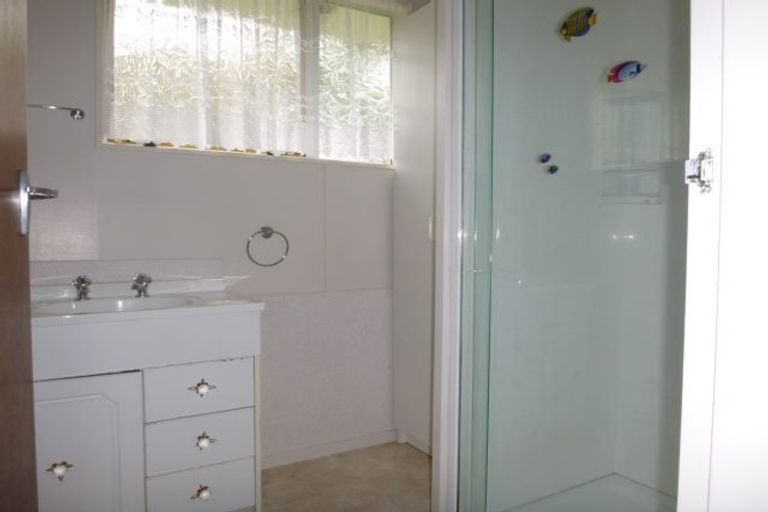 Photo of property in 12b Halyard Place, Whitby, Porirua, 5024