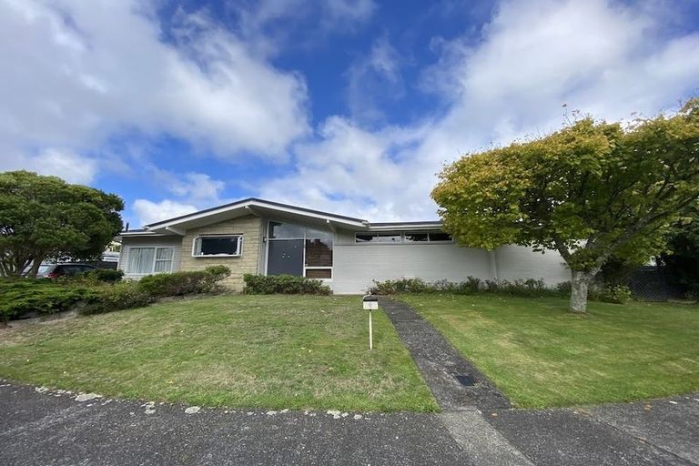 Photo of property in 4 Chudleigh Grove, Churton Park, Wellington, 6037