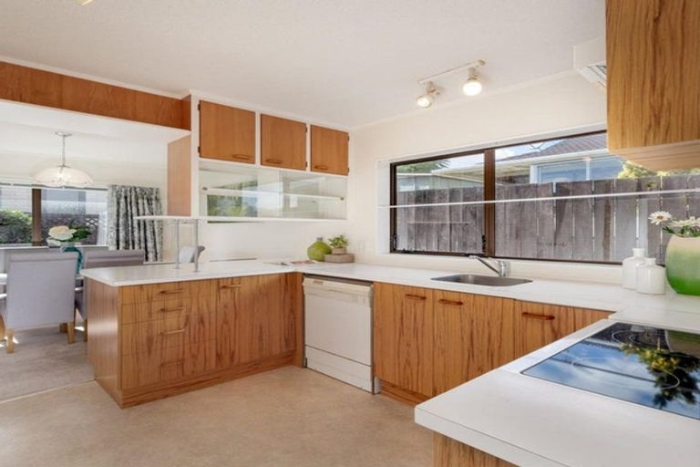 Photo of property in 2/77 Aberfeldy Avenue, Highland Park, Auckland, 2010