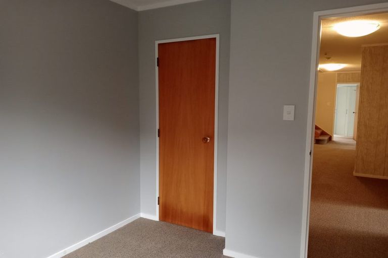 Photo of property in 32b Sailmaker Close, Whitby, Porirua, 5024