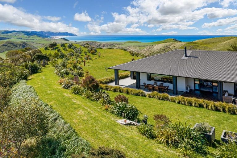 Photo of property in 63 Waipuka Road, Waimarama, Havelock North, 4294