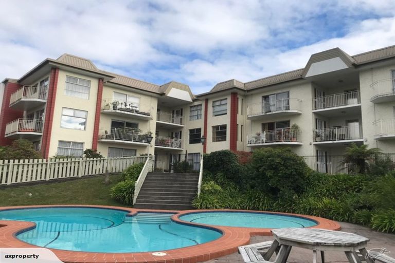 Photo of property in 1/10 Hunter Street, Hamilton Lake, Hamilton, 3204