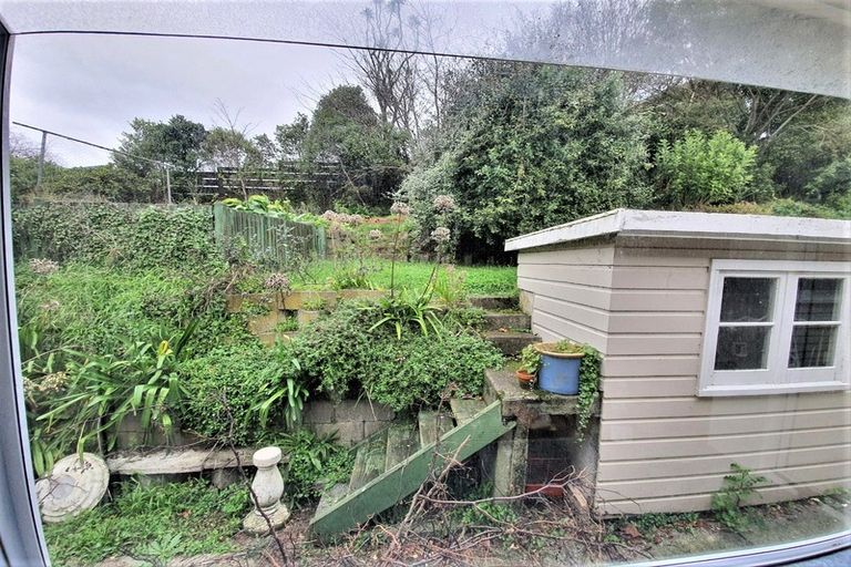 Photo of property in 5 Fyvie Avenue, Tawa, Wellington, 5028