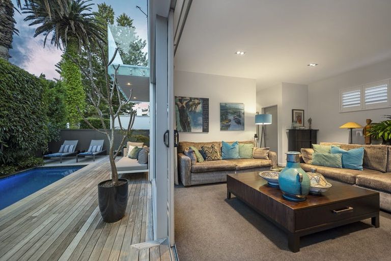 Photo of property in 47 Princes Street, Northcote Point, Auckland, 0627