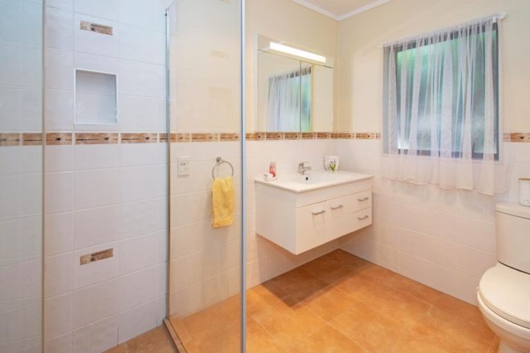 Photo of property in 25f Youngs Road, Papakura, 2110