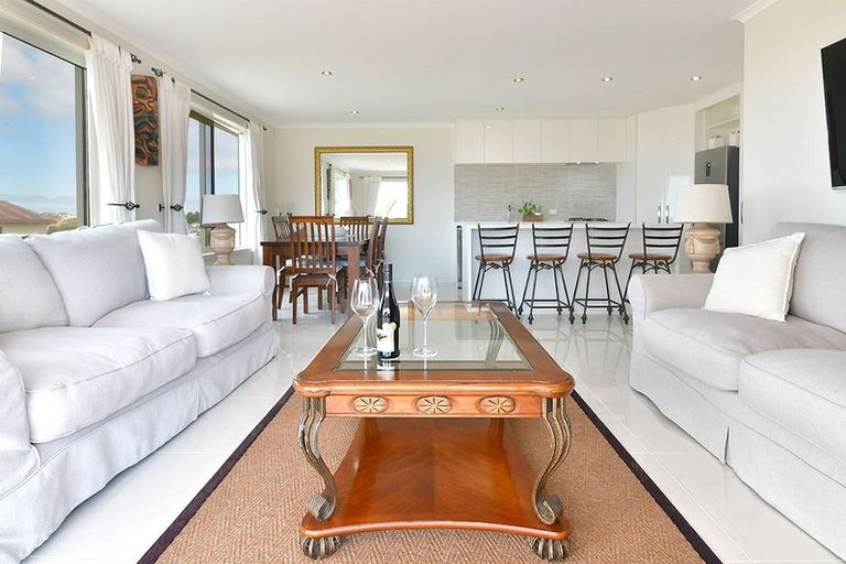 Photo of property in 27 Mariner Drive, Gulf Harbour, Whangaparaoa, 0930