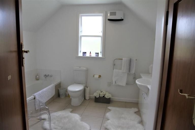 Photo of property in 9 Nicholson Road, Khandallah, Wellington, 6035