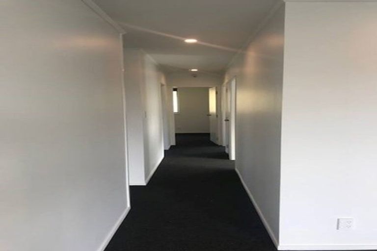 Photo of property in 13 Lendenfeld Drive, Papatoetoe, Auckland, 2025