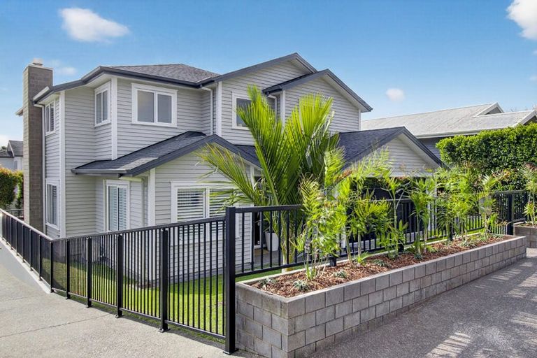 Photo of property in 27 St Michaels Avenue, Point Chevalier, Auckland, 1022