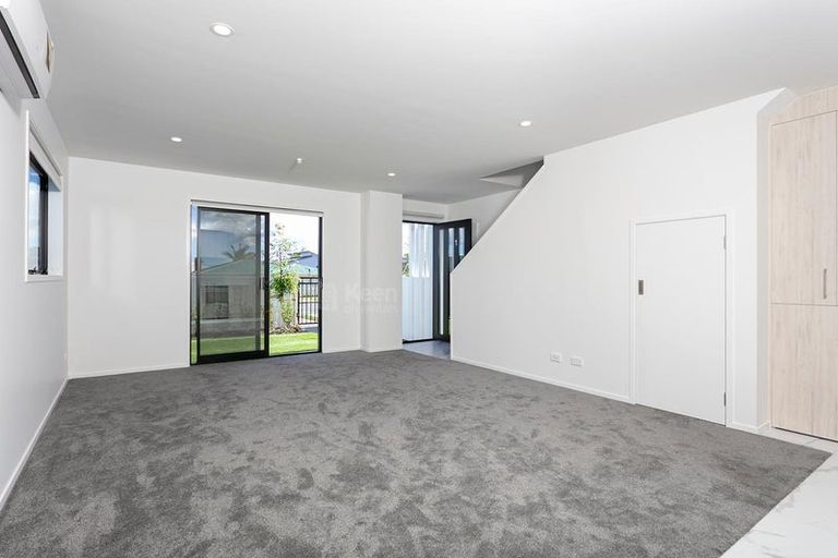 Photo of property in 1/21 Karamu Street, Te Atatu Peninsula, Auckland, 0610