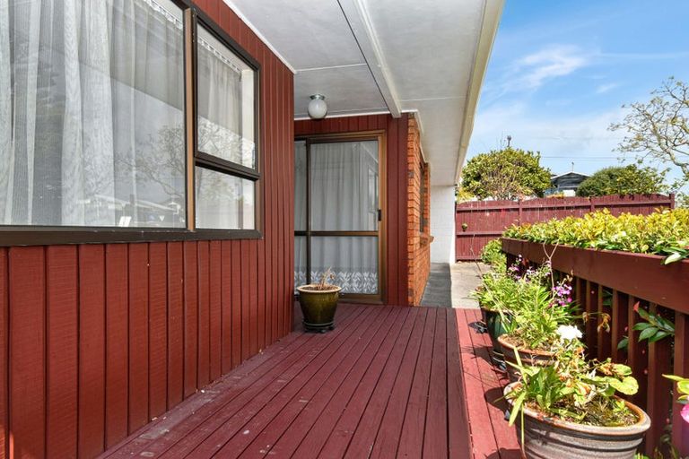 Photo of property in 2/1 Sari Place, Massey, Auckland, 0614