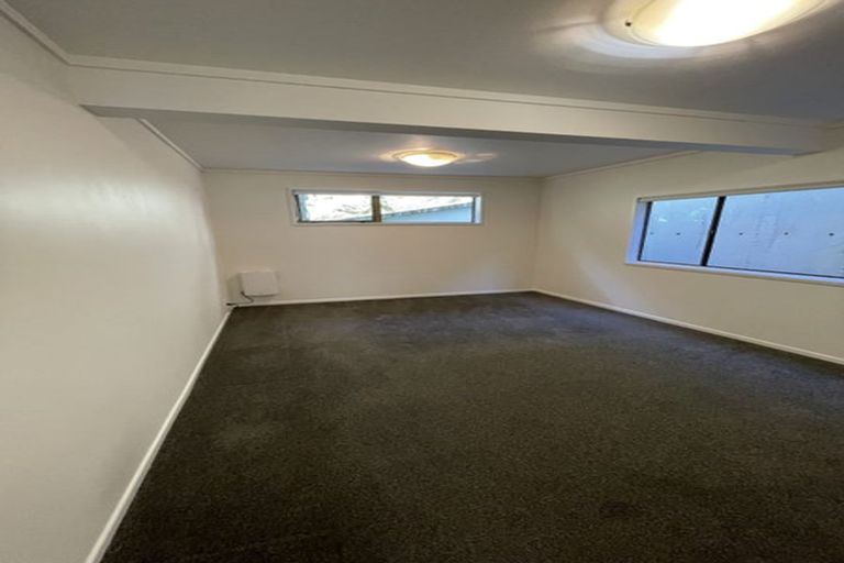 Photo of property in 34 Southern Cross Crescent, Island Bay, Wellington, 6023