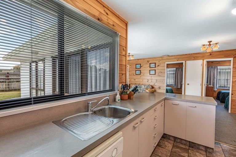 Photo of property in 6 Poutama Place, Tawhero, Whanganui, 4501