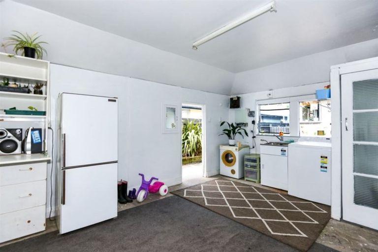 Photo of property in 56 Pacific Road, North New Brighton, Christchurch, 8083