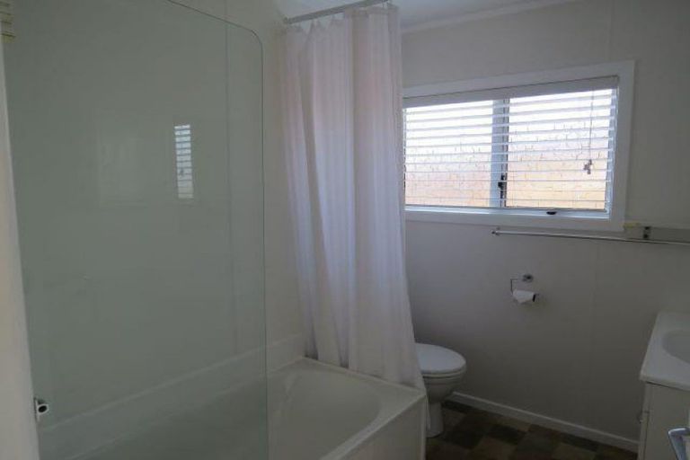 Photo of property in 39a Simons Street, Moturoa, New Plymouth, 4310