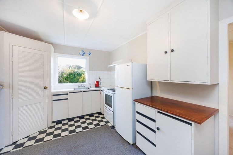 Photo of property in 12 Beach Street, Tangimoana, 4822