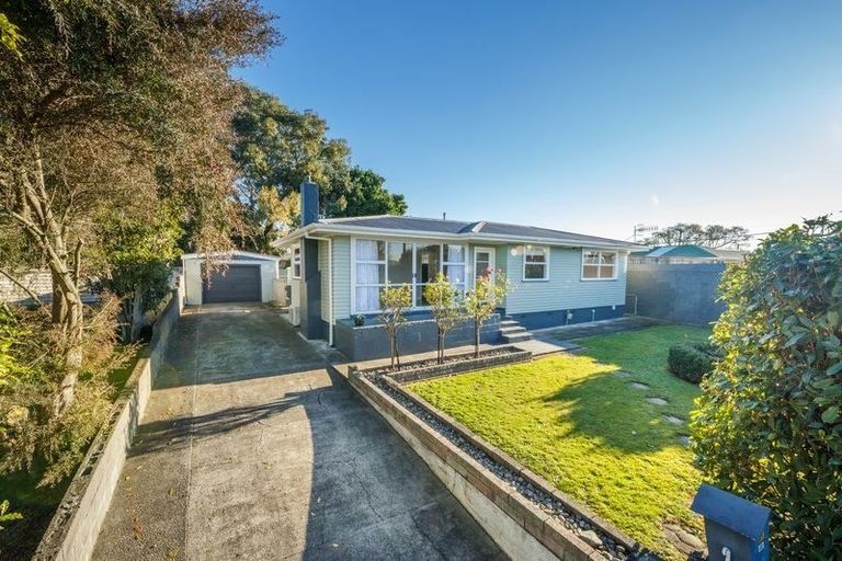 Photo of property in 4 Perth Place, Awapuni, Palmerston North, 4412