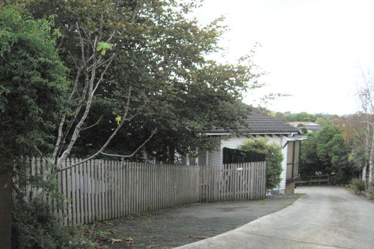 Photo of property in 1/118 Gossamer Drive, Pakuranga Heights, Auckland, 2010