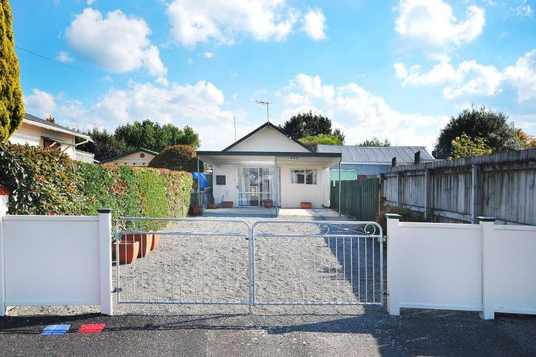 Photo of property in 2a Garrison Street, Carterton, 5713