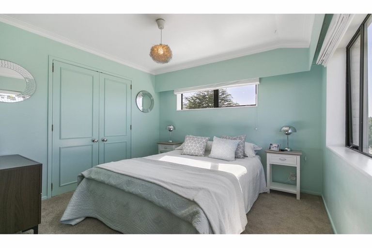 Photo of property in 115 Hillcrest Road, Hatfields Beach, Orewa, 0931