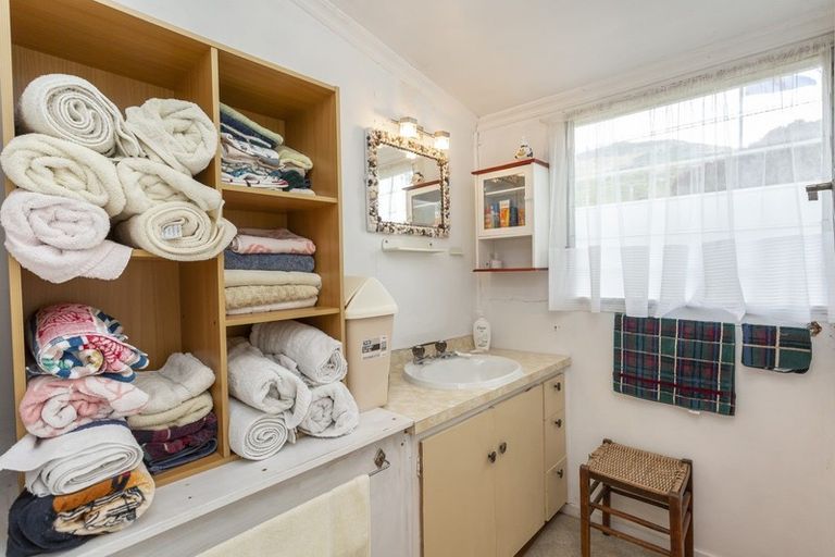 Photo of property in 940 Harington Point Road, Harington Point, Dunedin, 9077