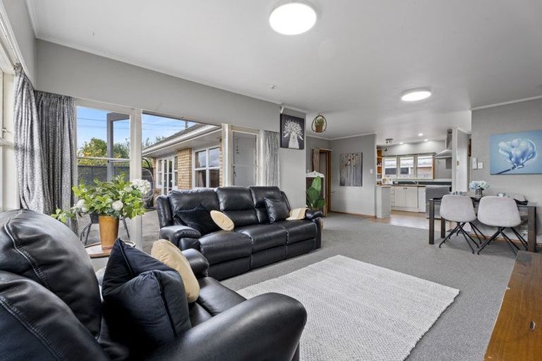 Photo of property in 25 Coleridge Drive, Enderley, Hamilton, 3214